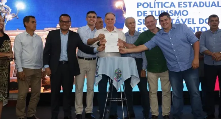 Renato Casagrande assina Projeto de Lei que institui a Política Estadual de Turismo