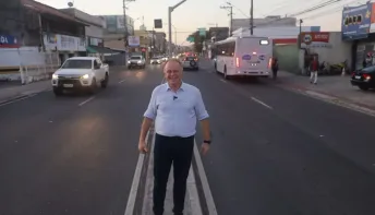Renato Casagrande governador do ES, visita obras na Avenida Abido Saadi e do Contorno de Jacaraípe, na Serra