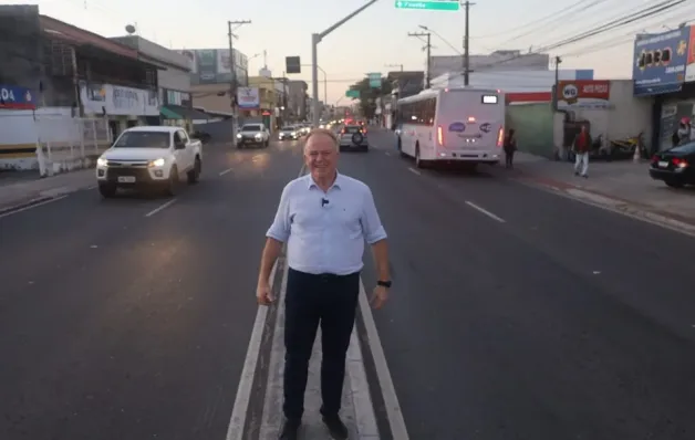 Renato Casagrande governador do ES, visita obras na Avenida Abido Saadi e do Contorno de Jacaraípe, na Serra