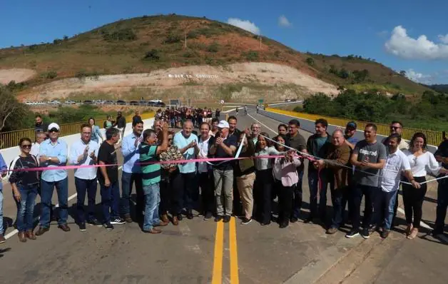 Renato Casagrande inaugura pavimentação da Rodovia ES-181 entre Alegre e São José do Calçado