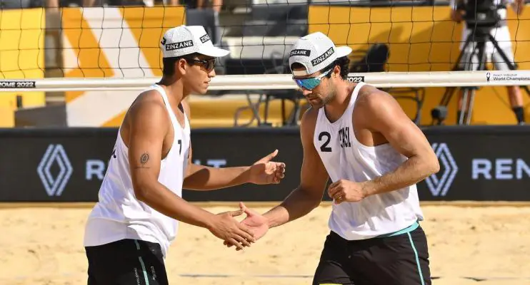 Renato e Vitor Felipe conquistam a prata no Mundial de Vôlei de Praia