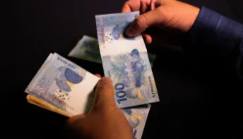 Renda domiciliar por pessoa cai 6,9% em 2021 ao menor nível em 10 anos, diz IBGE