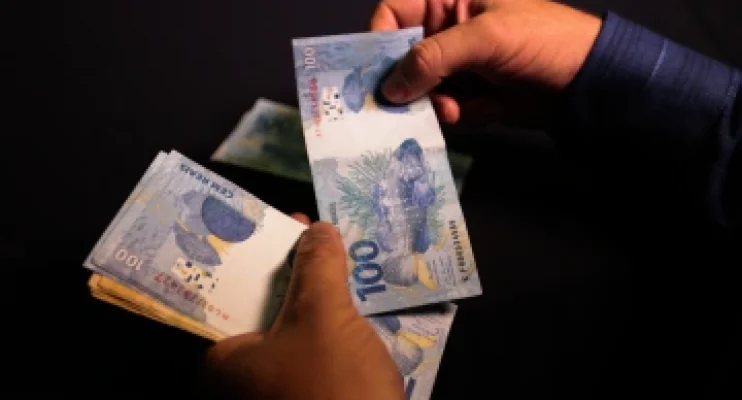 Renda domiciliar por pessoa cai 6,9% em 2021 ao menor nível em 10 anos, diz IBGE
