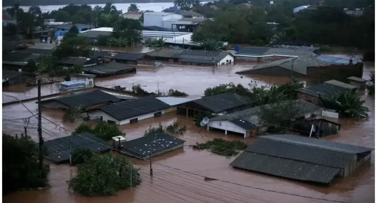 Repórter descreve cenário de destruição no RS: 'Impossível não se desesperar'