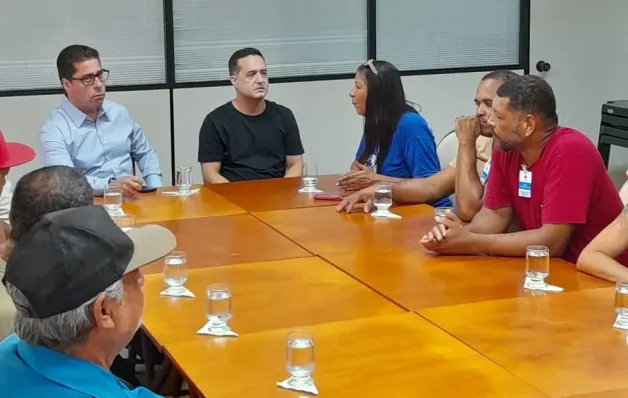 Reunião propõe soluções emergenciais para pescadores afetados por poluição  na Baía de Vitória