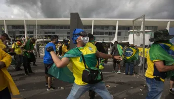 Réus do 8/1 aceitam pagar prejuízos e participar de um curso sobre democracia