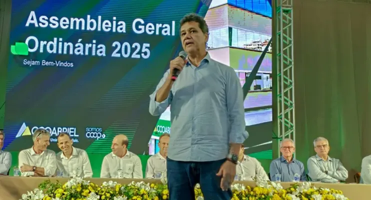 Ricardo Ferraço participa da assembleia da maior cooperativa de café conilon do Brasil