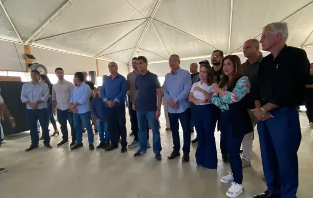 Ricardo Ferraço vistoria obras estruturantes em São Mateus 
