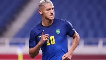 Richarlison na mira de gigantes e movimentações no Flamengo são destaques do futebol