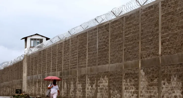 Rio transfere para presídio federal seis acusados de liderar facções