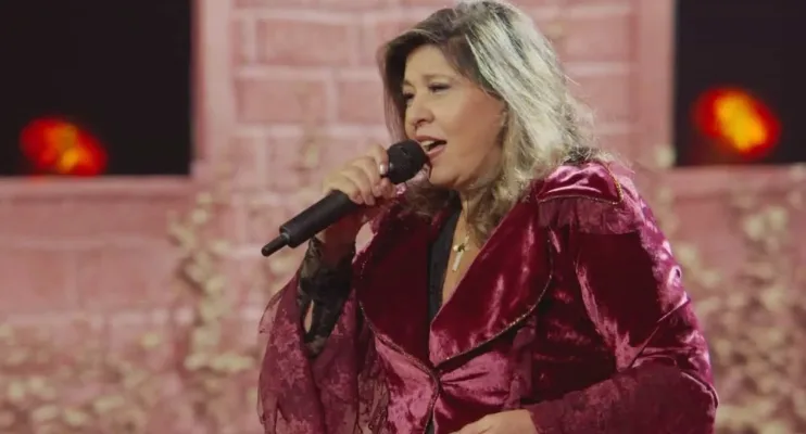 Roberta Miranda se envolve em acidente de carro
