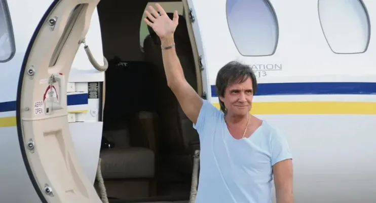 Roberto Carlos quer inaugurar novo aeroporto em terra natal no ES