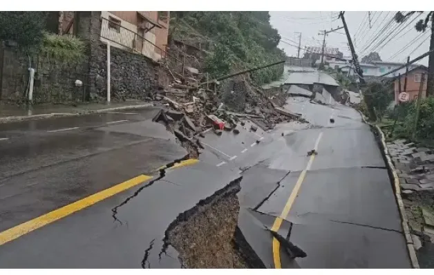 Rua desmorona em Gramado, e casas ficam ameaçadas