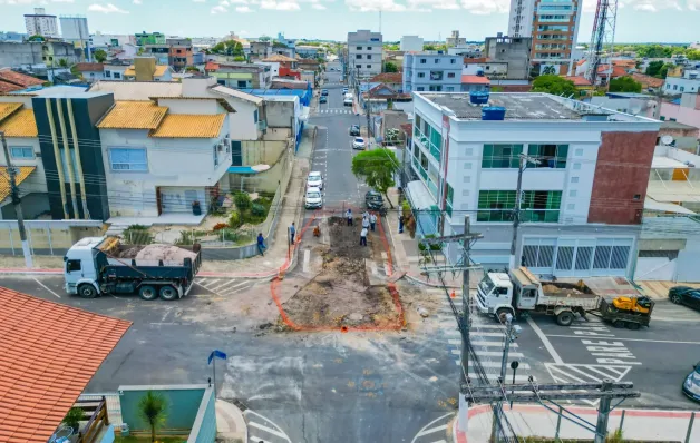 Saae monta força-tarefa para atuar em rompimento de adutora no centro de Linhares