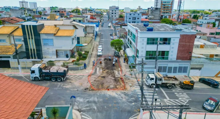 Saae monta força-tarefa para atuar em rompimento de adutora no centro de Linhares