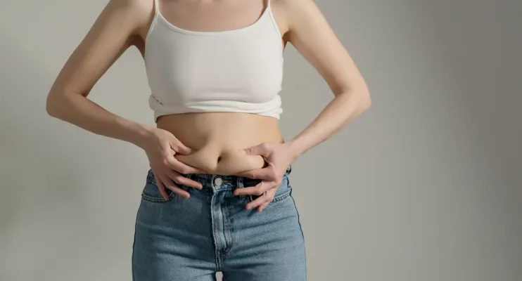 Saiba quais os alimentos que deve evitar comer para diminuir a barriga