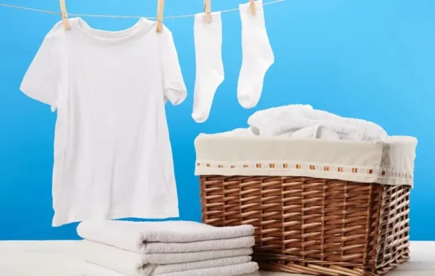 Saibas os truque simples ajuda a deixar roupas brancas como novas