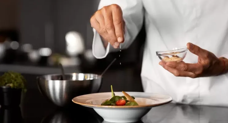 Santa Teresa Oferece Vagas Gratuitas para Cursos de Gastronomia, Beleza e Idiomas