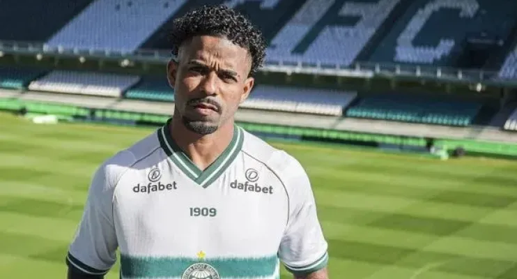 Santos anuncia o lateral capixaba Hayner para a temporada 2024