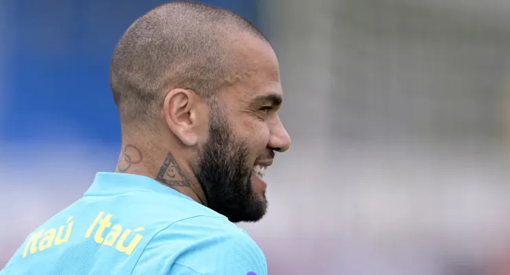 São Paulo continuará pagando R$ 400 mil por mês a Daniel Alves mesmo após condenação