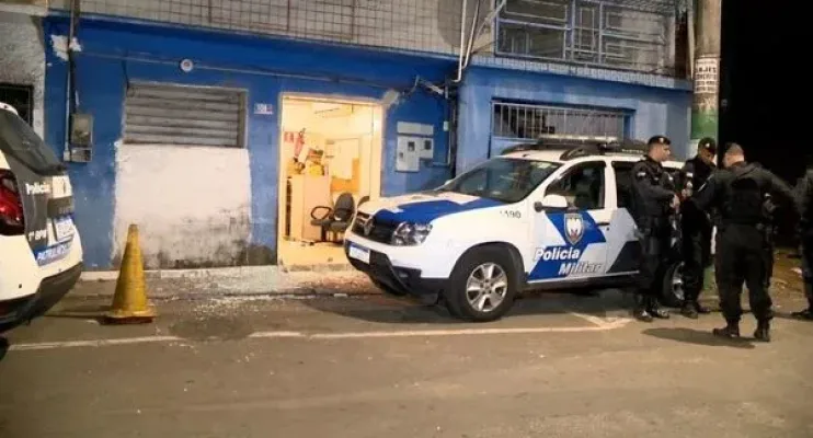 Sargento é baleado durante ataque a unidade da PM no Bairro da Penha