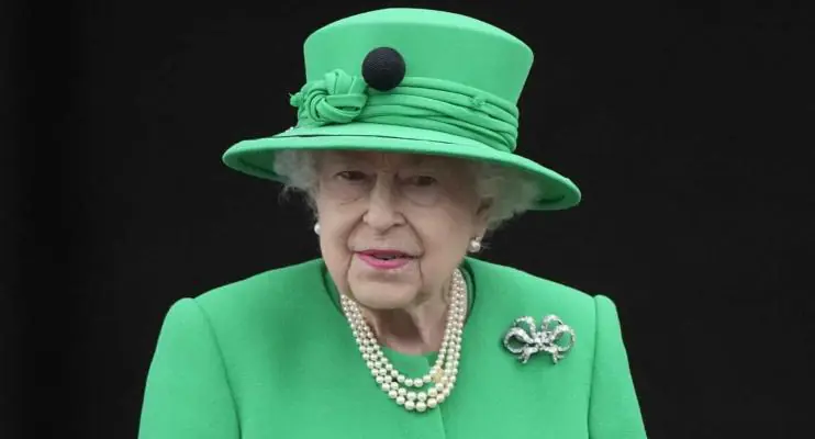 Saúde da rainha Elizabeth preocupa médicos e família vai ao encontro