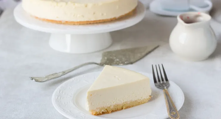 Se nunca fez cheesecake de chocolate branco, está na hora de experimentar