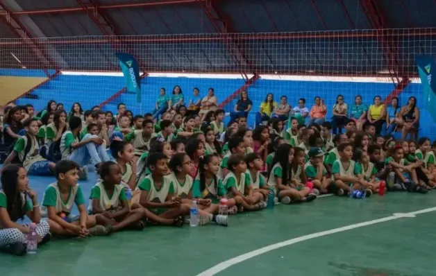 Sebrae e Sicoob capacitam alunos da rede municipal do Extremo-Sul sobre educação financeira