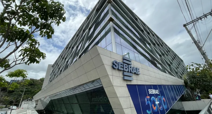 Sebrae ES abre processo seletivo com salários de até R$ 6.466,72