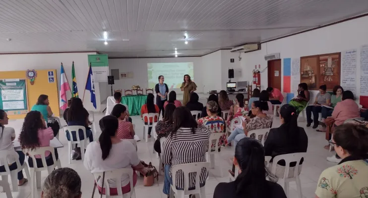 Secretaria Municipal de Educação apresenta Manual da Alimentação Escolar às unidades de ensino