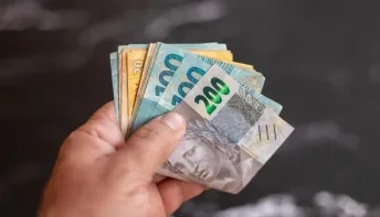 Segunda parcela do décimo terceiro salário deve ser paga hoje; veja o que fazer se não receber