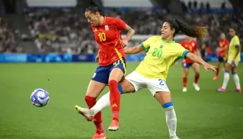 Seleção feminina de futebol vence a potência espanhola por 4 a 2 e vai para final
