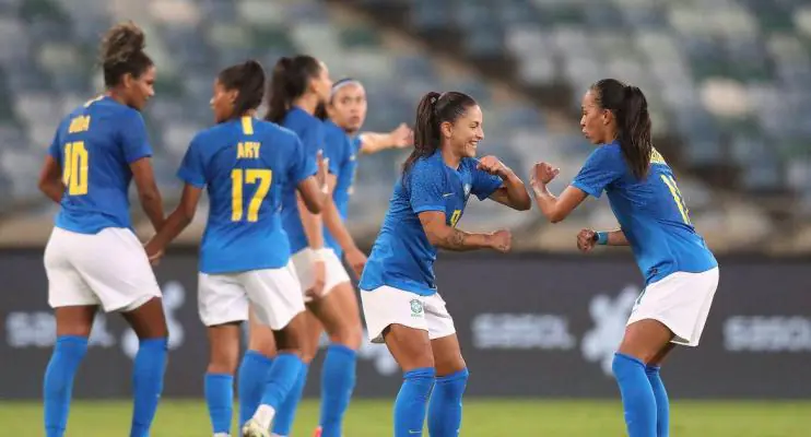 Seleção feminina goleia África do Sul