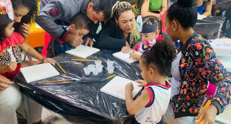 Semana da família na escola; oficina fortalece vínculos de comunidade e Centro de Educação Infantil