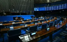 Senado vota projeto que pode reconhecer estágio como experiência profissional