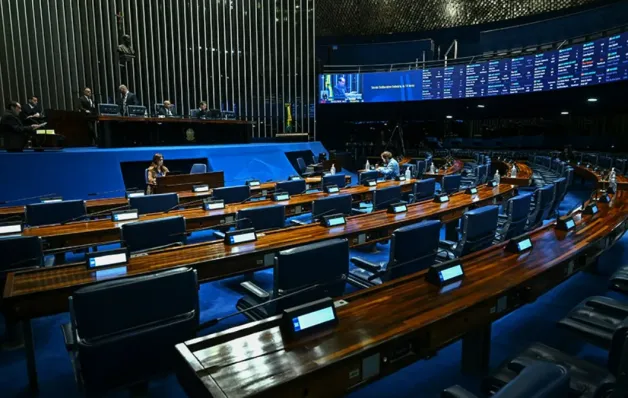 Senado vota projeto que pode reconhecer estágio como experiência profissional