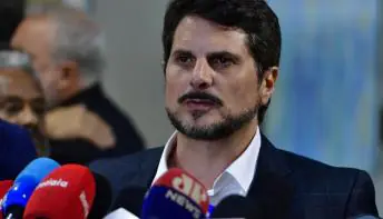 Senador acusa Bolsonaro de pedir ajuda para golpe e diz que renunciará