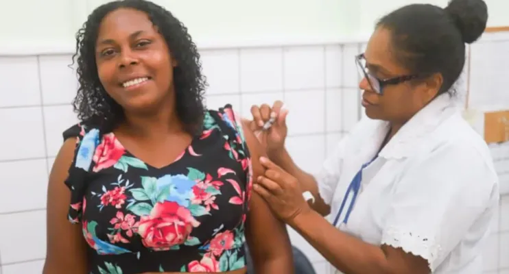 Serra abre novas vagas para vacinação contra dengue e COVID-19 nesta segunda