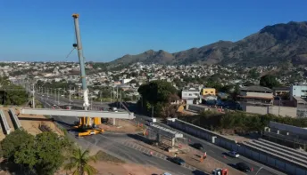 Serra conclui etapa do viaduto e libera trânsito na Avenida Mestre Álvaro