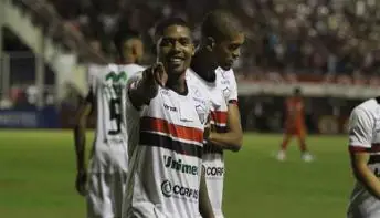 Serra vence o Vilavelhense e avança para as semifinais do Capixaba