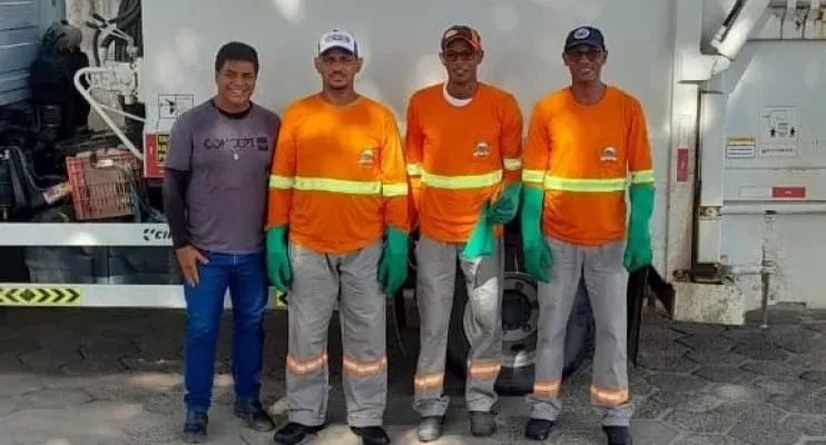 Servidores do Caminhão Coletor Recebem Novos Uniformes em Boa Esperança