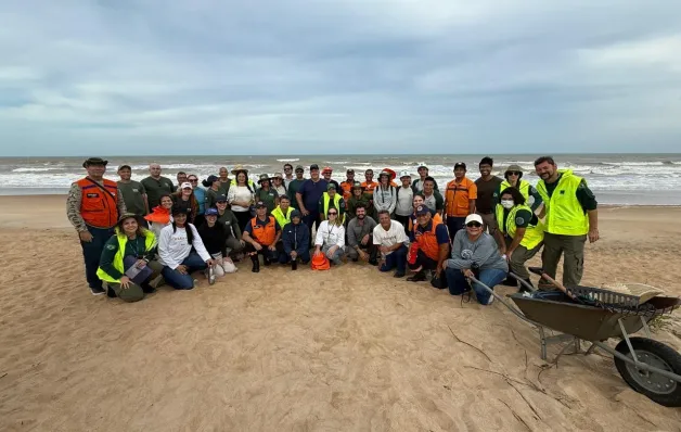 Servidores do Meio Ambiente participam de curso de capacitação do IBAMA sobre limpeza de praias atingidas por óleo