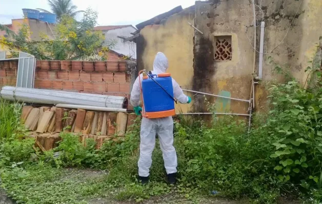 Sesab inicia distribuição de bombas costais para auxiliar combate à Dengue no interior da Bahia