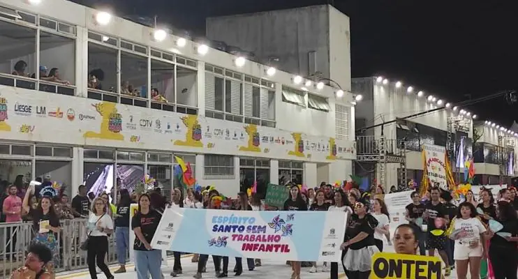 Setades desenvolve ação de sensibilização pelo fim do trabalho infantil no Sambão do Povo, durante o Carnaval de Vitoria