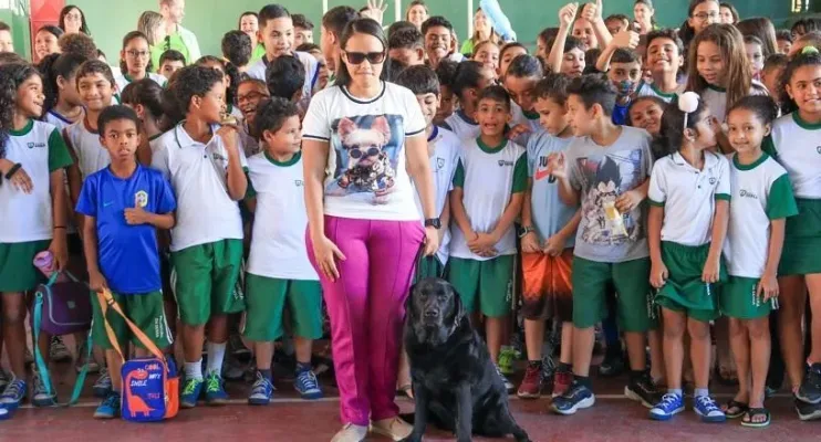 Setembro verde: alunos da EMEF Altair siqueira participam de roda de conversa com deficiente visual 