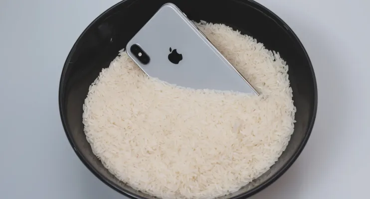 Seu iPhone molhou? Não o coloque no pote de arroz, diz Apple