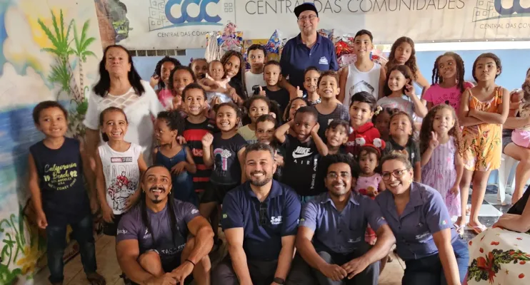 Simec Cariacica doa brinquedos para instituição