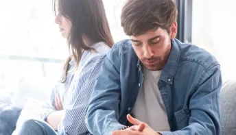 Sinais silenciosos de que seu relacionamento pode estar acabando