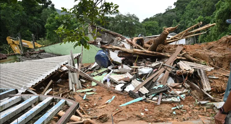 Sobe para 12 o número de mortes no Rio de Janeiro em decorrência das chuvas