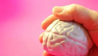 Sonolência e confusão mental podem ser sinais de AVC